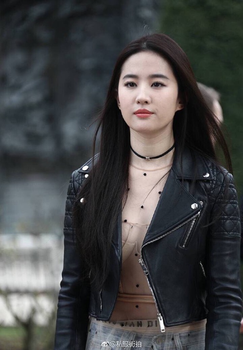广东自媒体达人揭秘，女孩神似刘亦菲，三条视频涨粉20万背后的故事