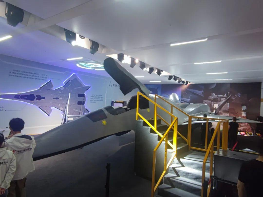广东自媒体白帝战机震撼亮相长春航展，中国航空工业的新里程碑